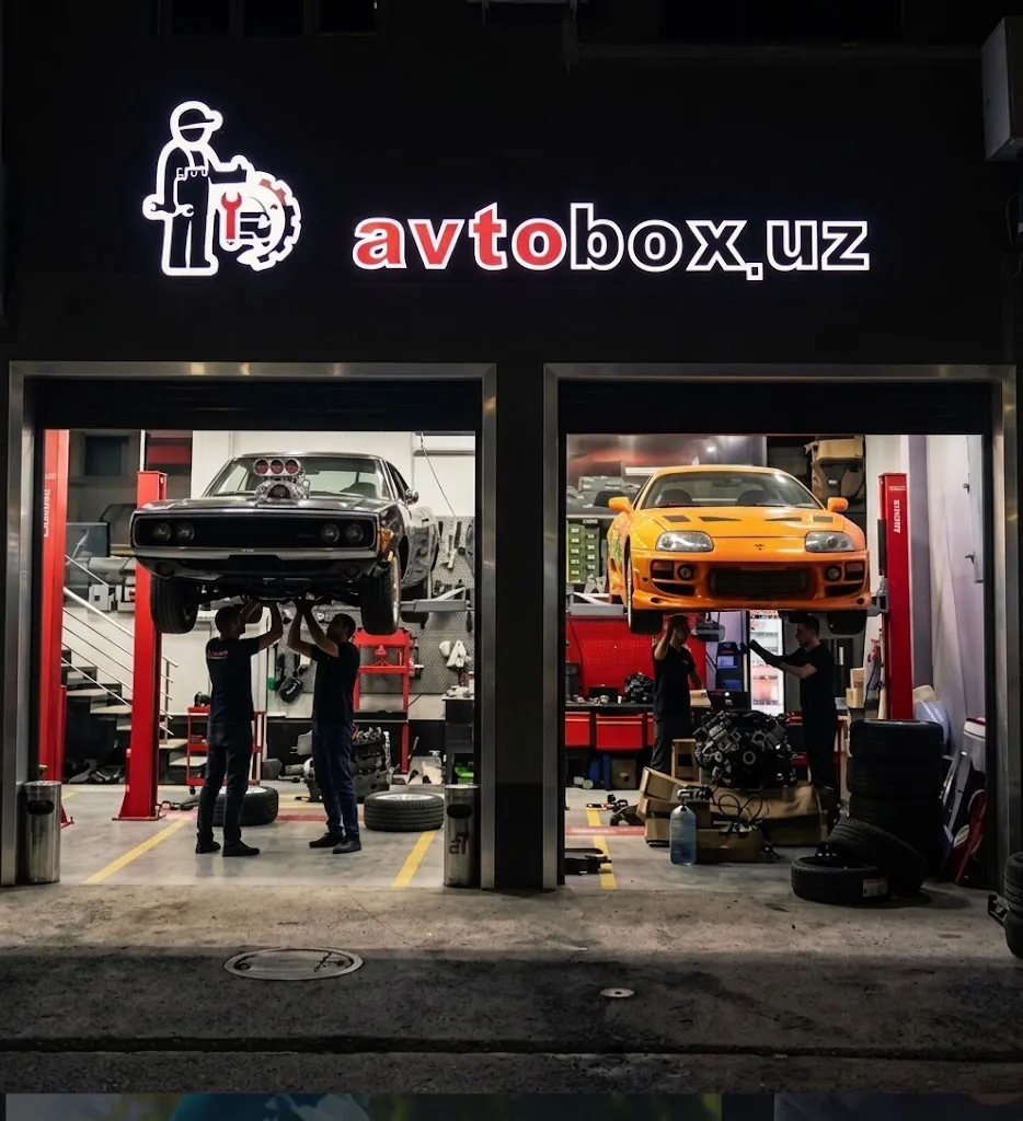 Avtobox ustaxonasida kapoti ochiq avtomobillar va ta’mirlash joylari
